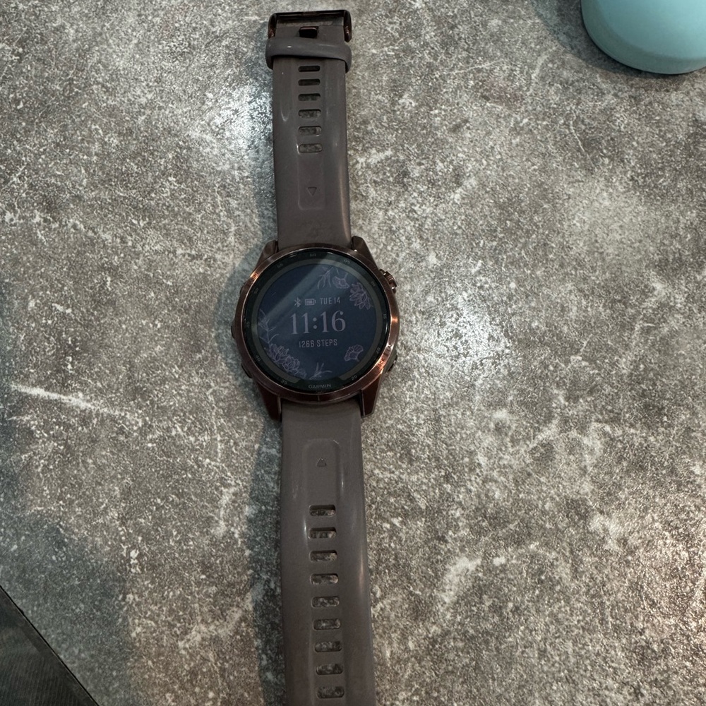 Garmin Fenix 7s sapphire solar. Rose gold